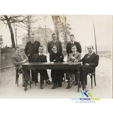 Bestuur L.Boys 1951 zittend lnr. Q.Peet- H.ten Vaarwerk - Kap. Goozen - Jan Ikink- H.Striek. staand lnr. Herman van Megen - Hein Degen- Jan Pastoor ( Buck)